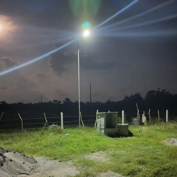 Lampadaire Solaire Tout-en-Un 1200W